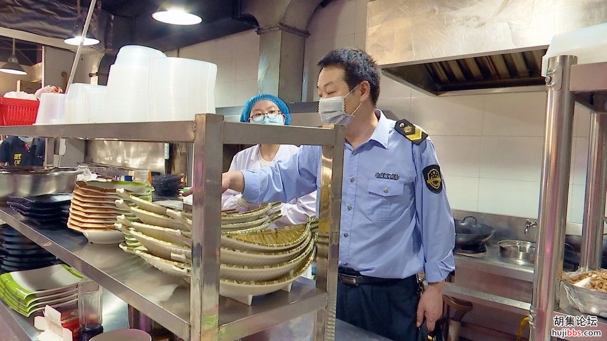 防止病从口入，钟祥市市场监督管理局对餐具进行专项抽检