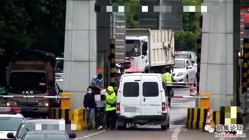 外地犯案潜回钟祥老家  未入家门便被抓！