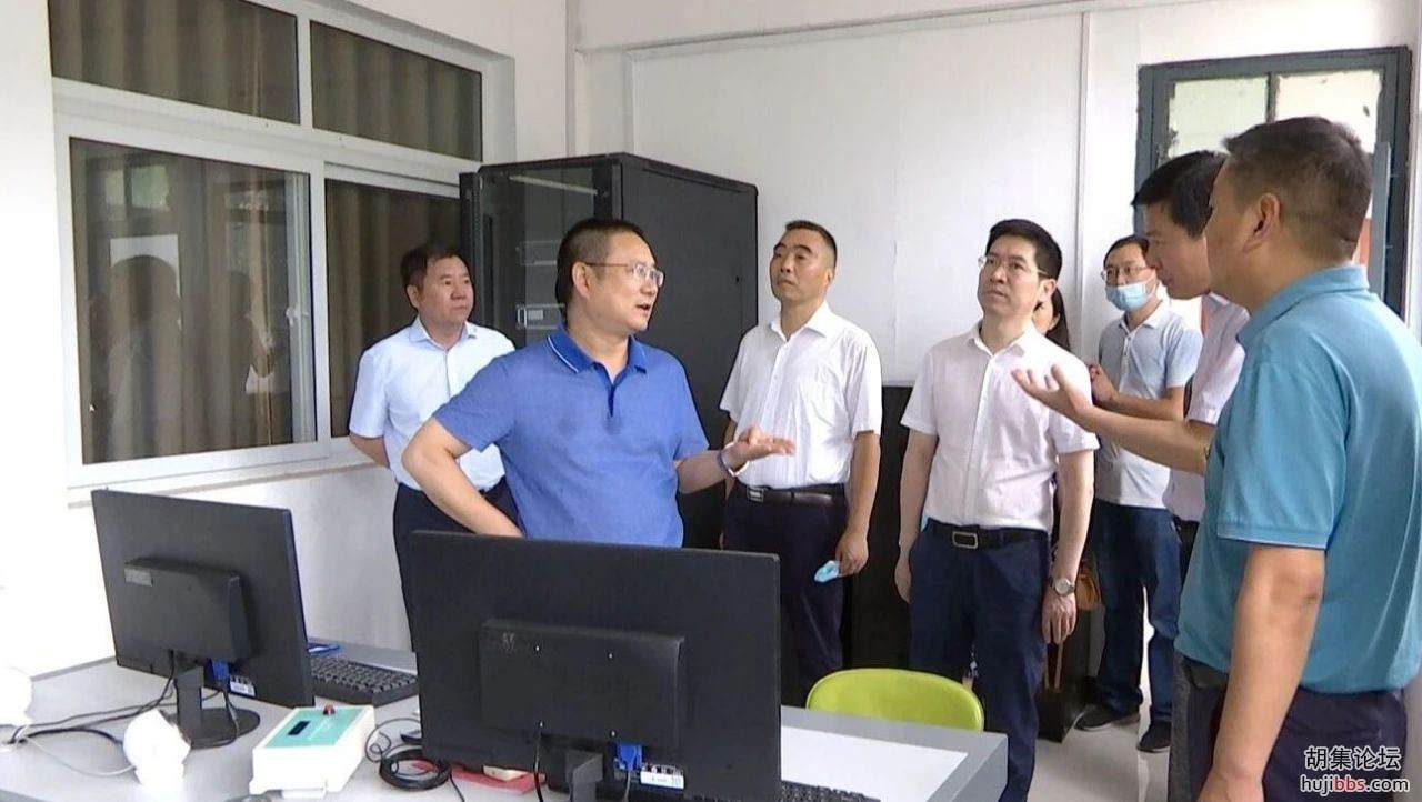 何平检查高考准备工作