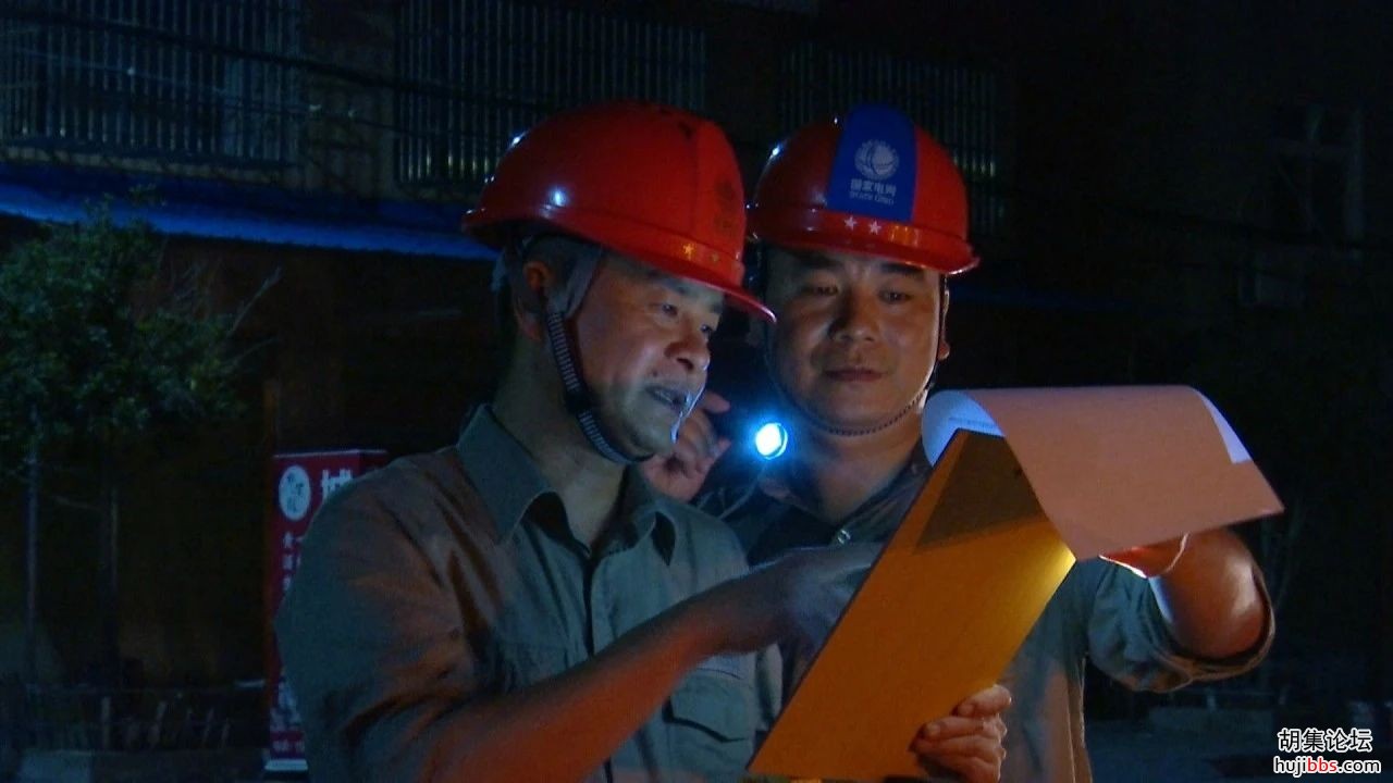 迎峰度夏保供电！奋战在高温下的真“汗”子！