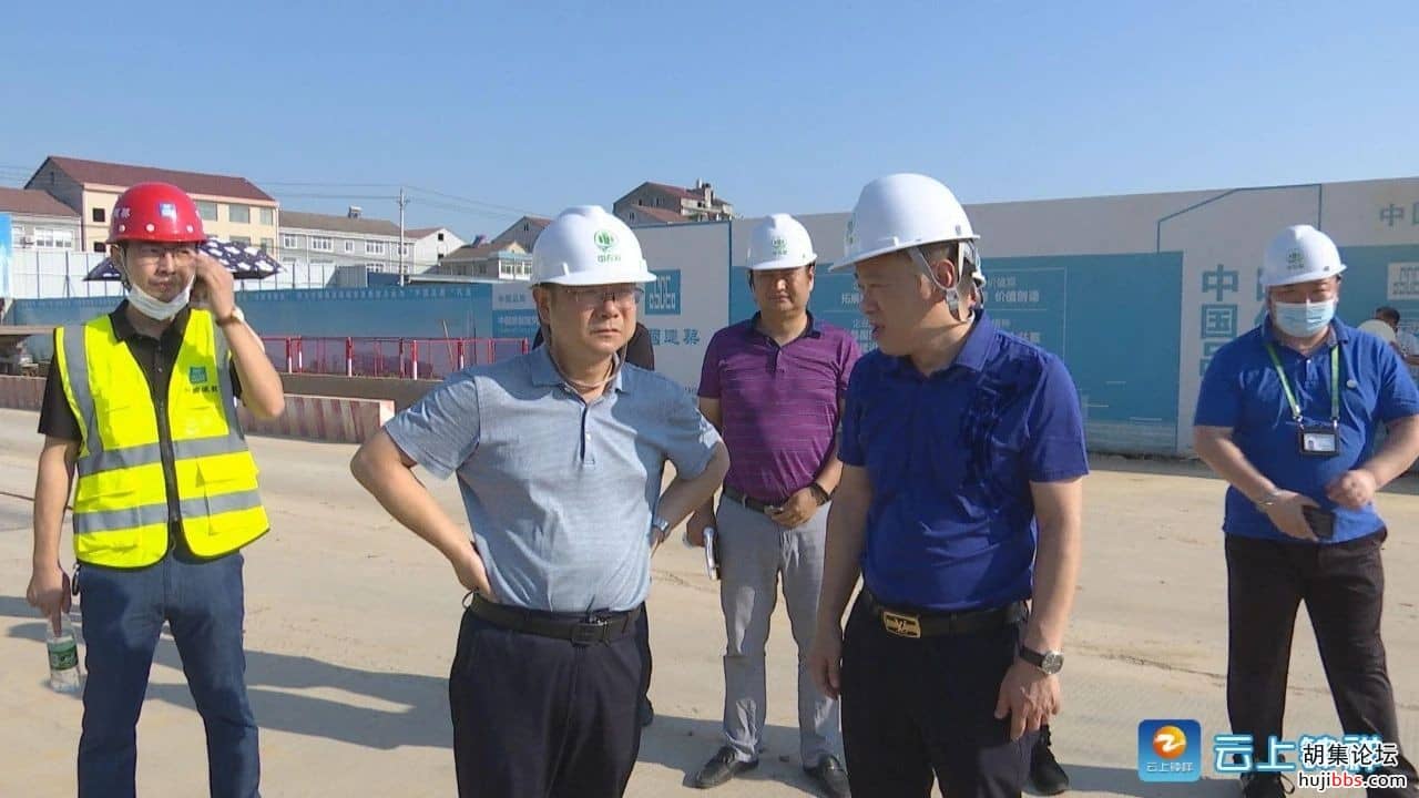 何平强调：招大引强 延链补链 推动经济稳步发展
