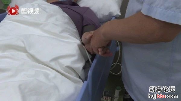 游客胃出血导致休克，叫了辆522