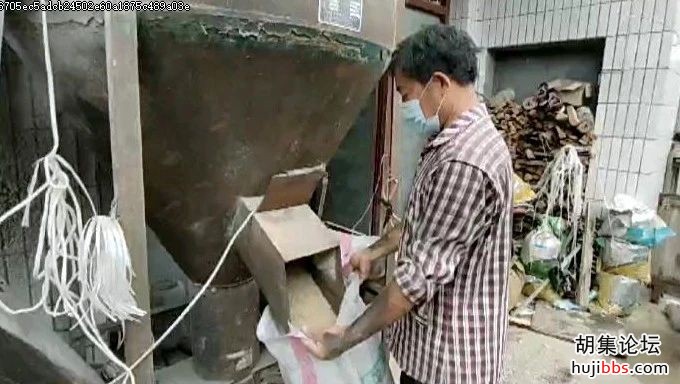 钟祥集中销毁14000斤假劣种子