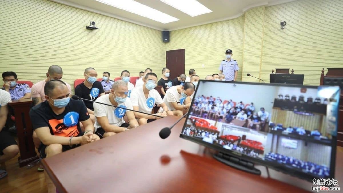 【扫黑除恶】多行不义必自毙！龚某保涉黑案30名被告一审...
