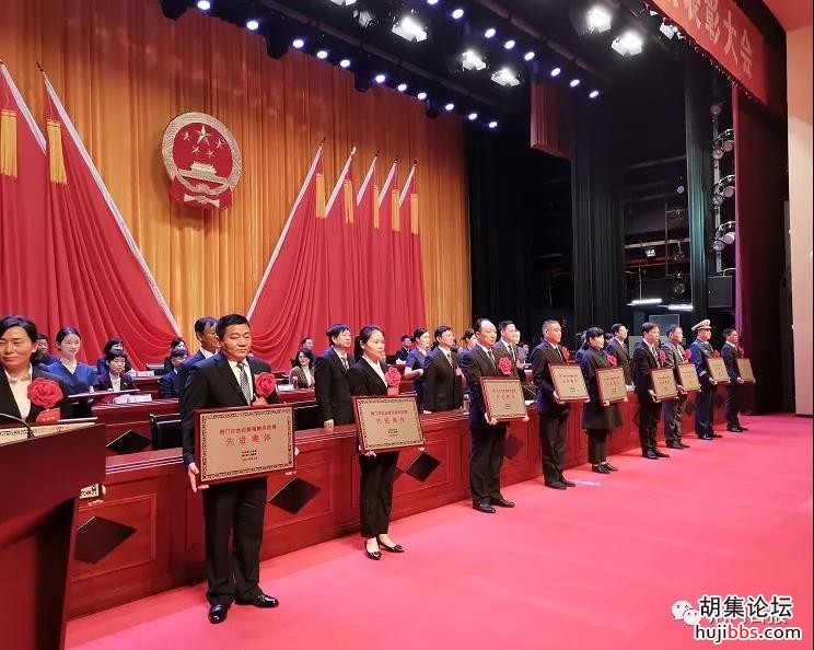 4-20100QP123.jpg