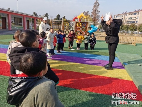 胡集：镇区园“送教”团队携手乡村园教师走向学前教育