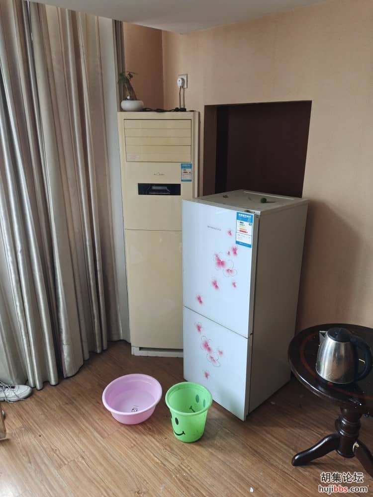 胡集小学旁房屋出住