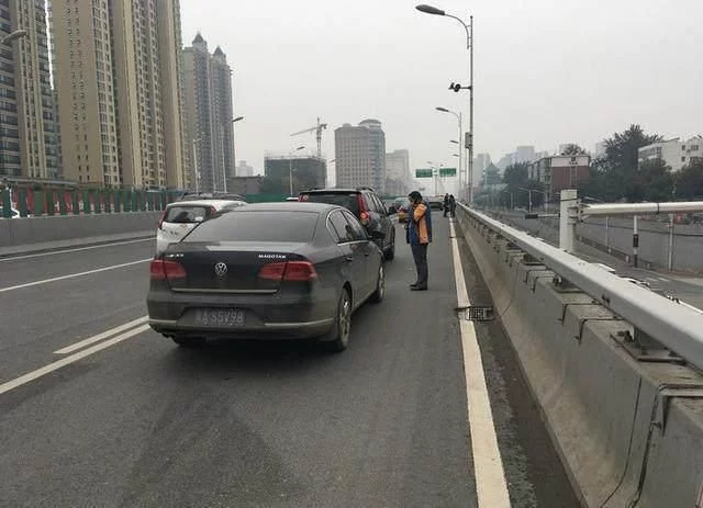 追尾一定是后车负全责？交警提醒：这4种情况前车全赔，