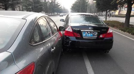 追尾一定是后车负全责？交警提醒：这4种情况前车全赔，