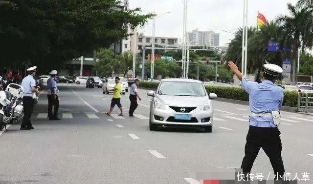 礼让行人罚300，扣2分车主将交警告上法庭，结果引热议
