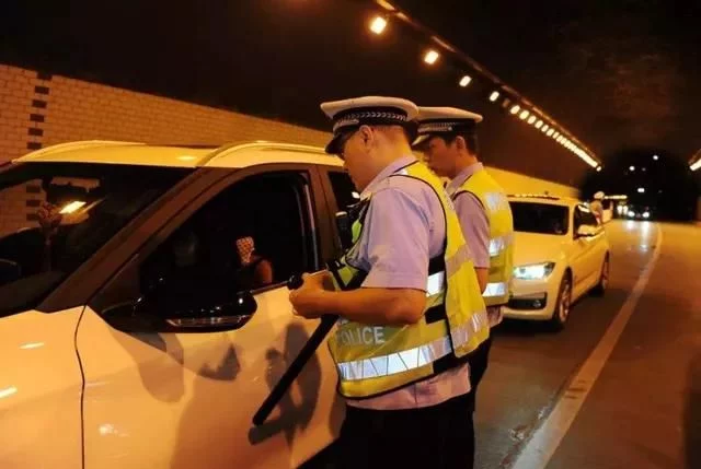 交警：春运严查私家车，车上带这4种东西最高扣12分