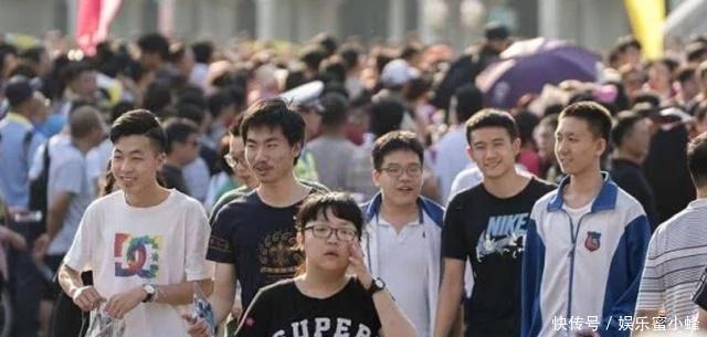 驾考科目二大改动，侧方停车难度升级！没考驾照的朋友...