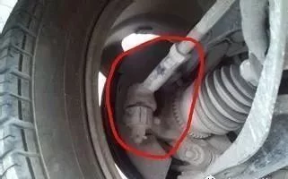 开车时若听到这2种声音，必须停车检查，保命要紧