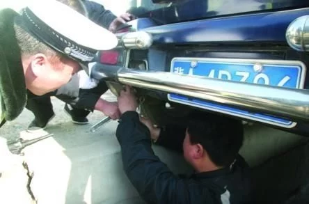这4个车牌让交警见了就来气，直接扣12分，最后一个太气