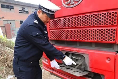 这4个车牌让交警见了就来气，直接扣12分，最后一个太气