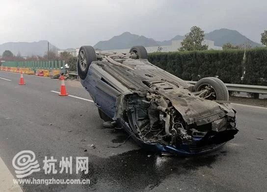 两起事故，相同原因！高速交警郑重提醒：开车时这行为
