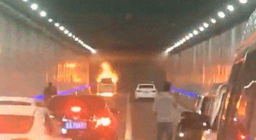 3a2e24a8-c801-4358-907f-119f1c9e8ed88e4f8fe0-d587-4f29-bc67-1243e5c0423c.GIF