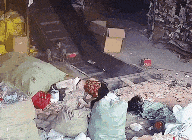 3186AD4AA22BDBCC9474207F8BE7C95F090EEE1B_size4171_w637_h465.gif