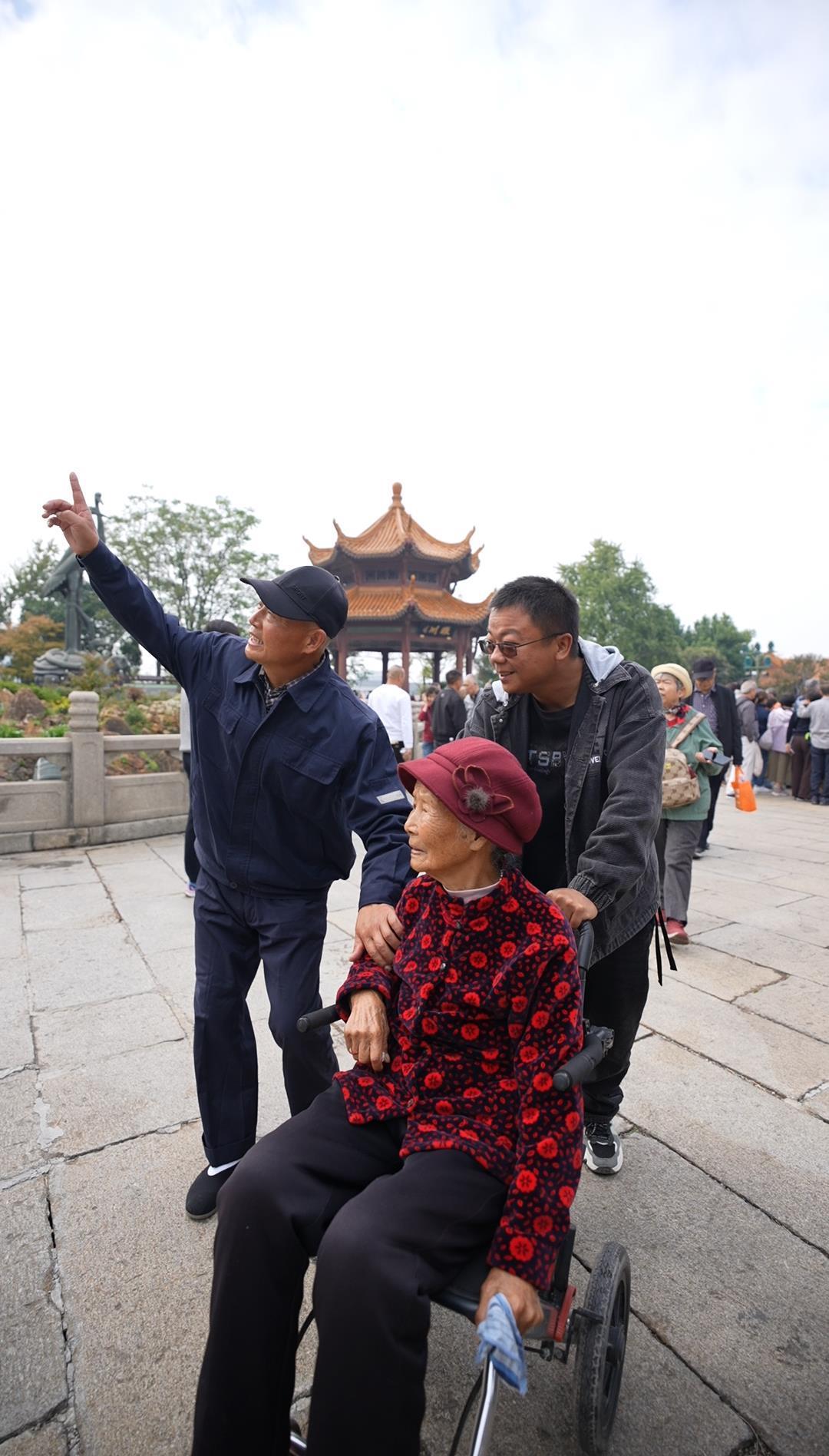 A451E1DE458DEF10F33FE376FAB708C61069BB60_size209_w1080_h1896.jpg A451E1DE458DEF10F33FE376FAB708C61069BB60_size209_w1080_h1896.jpg